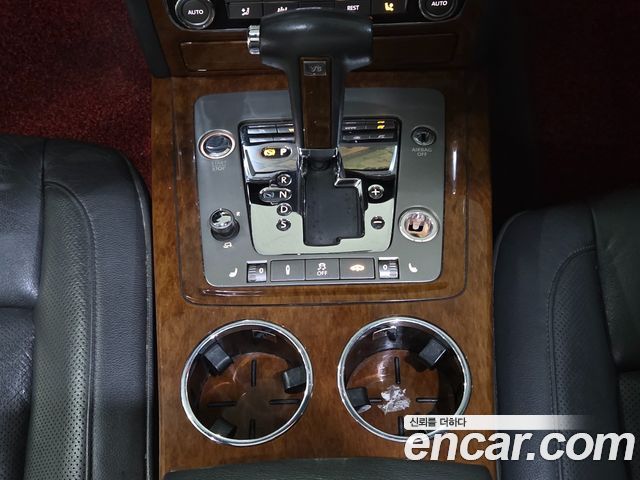 Volkswagen Phaeton 2011 — photo 12