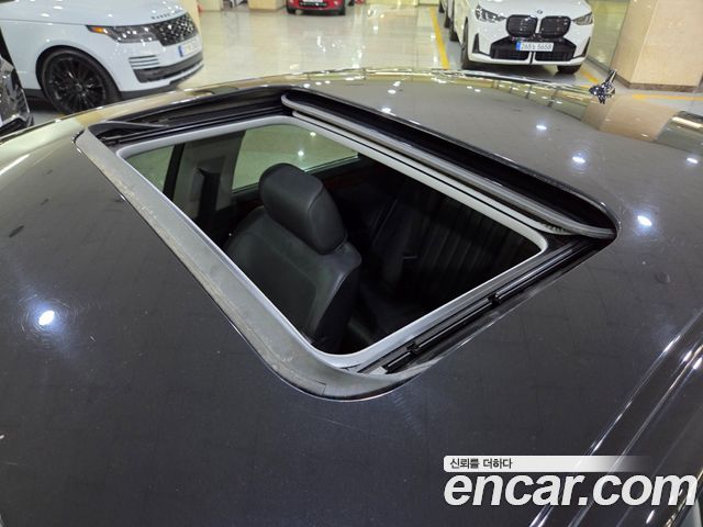 Volkswagen Phaeton 2011 — photo 17