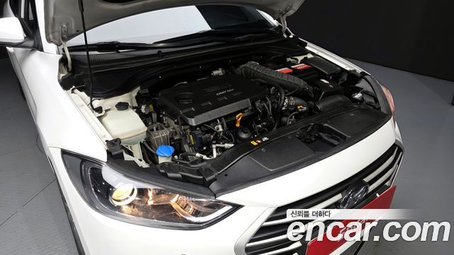 Hyundai AVANTE 2017 — photo 6