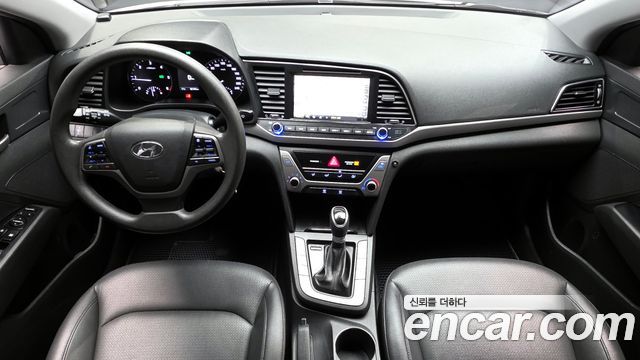 Hyundai AVANTE 2017 — photo 7