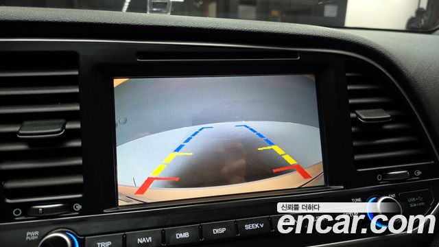 Hyundai AVANTE 2017 — photo 15