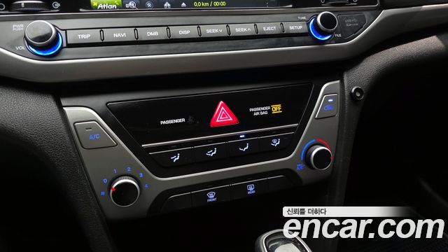 Hyundai AVANTE 2017 — photo 16