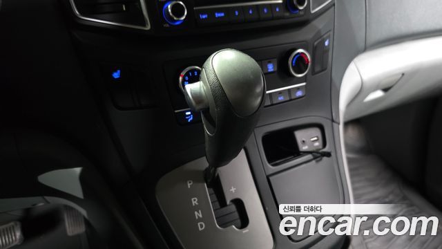 Hyundai Starex 2017 — photo 9