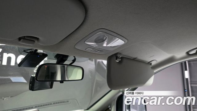 Hyundai Starex 2017 — photo 18