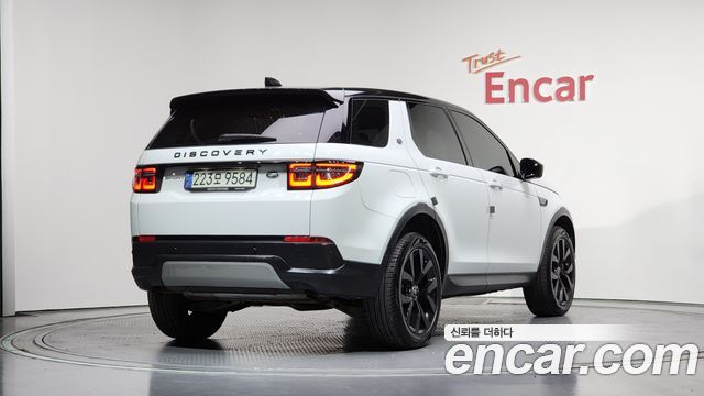 Land Rover Discovery Sport 2021 — photo 2