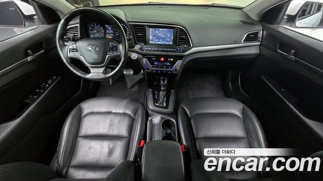 Hyundai AVANTE 2017 — photo 10