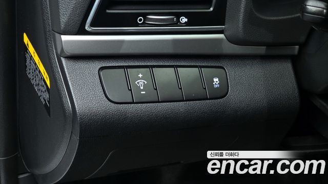 Hyundai AVANTE 2017 — photo 20
