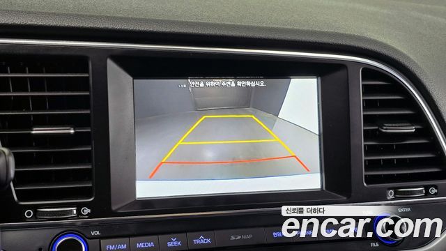 Hyundai AVANTE 2017 — photo 23