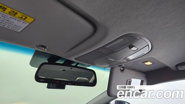 Hyundai AVANTE 2017 — photo 26