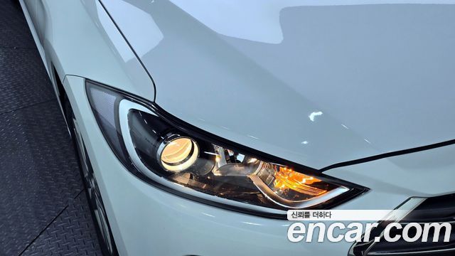 Hyundai AVANTE 2017 — photo 8