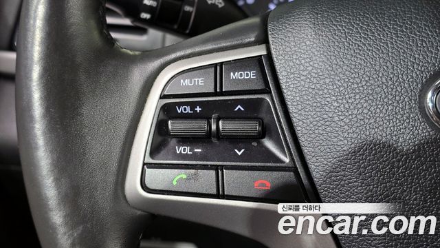 Hyundai AVANTE 2017 — photo 16