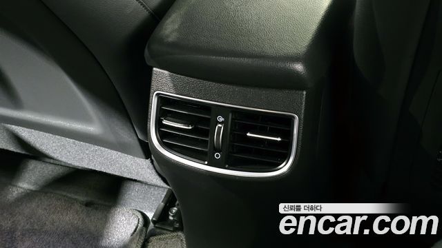 Hyundai AVANTE 2017 — photo 29