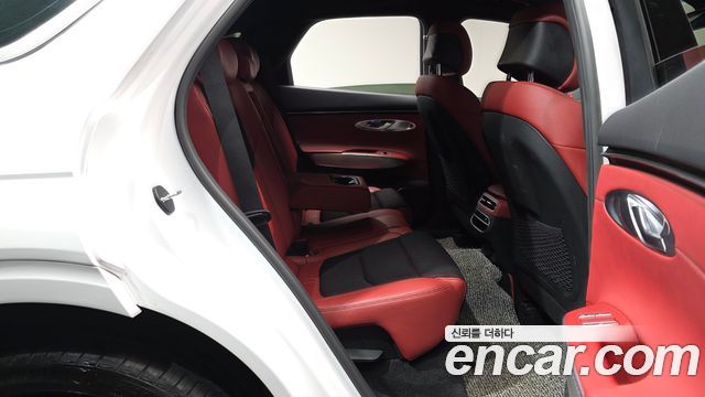 Genesis GV70 2021 — photo 17
