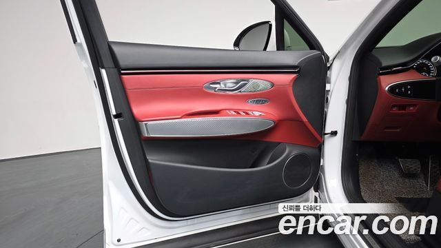 Genesis GV70 2021 — photo 14