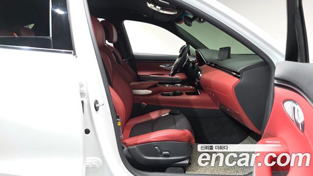 Genesis GV70 2021 — photo 16