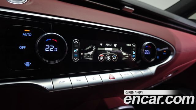 Genesis GV70 2021 — photo 31