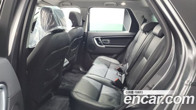 Land Rover Discovery Sport 2018 — photo 24