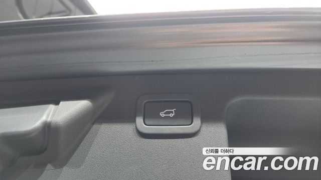 Land Rover Discovery Sport 2018 — photo 25