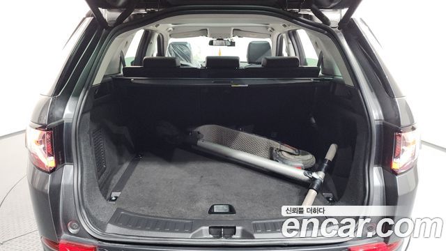 Land Rover Discovery Sport 2018 — photo 26
