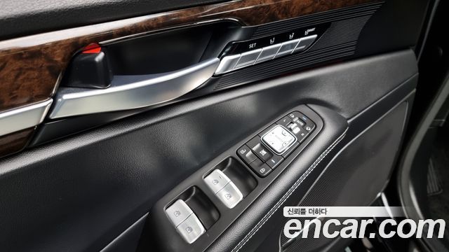 Genesis G90 2020 — photo 17