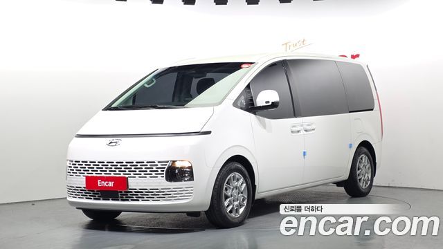 Hyundai Staria 2022 — photo 1