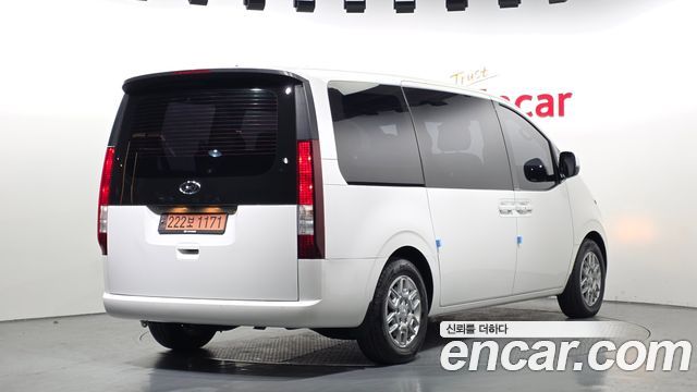 Hyundai Staria 2022 — photo 2