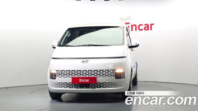 Hyundai Staria 2022 — photo 3