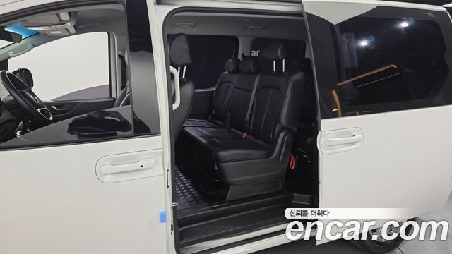 Hyundai Staria 2022 — photo 11