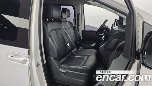 Hyundai Staria 2022 — photo 12