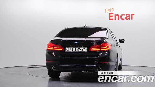 BMW 5-Series 2020 — photo 4