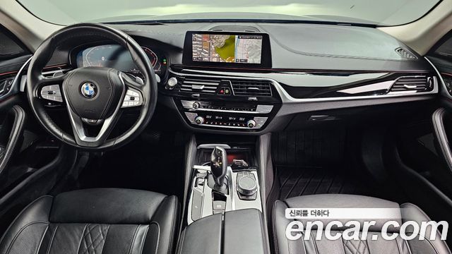 BMW 5-Series 2020 — photo 10
