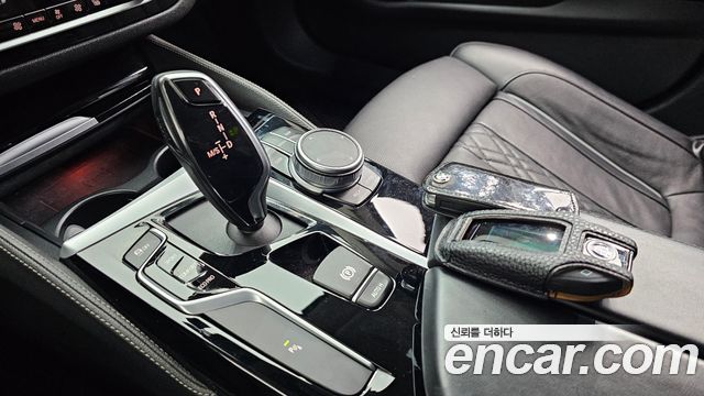 BMW 5-Series 2020 — photo 12