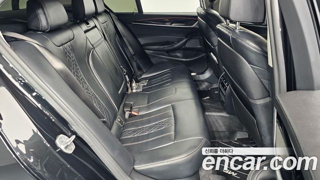 BMW 5-Series 2020 — photo 17