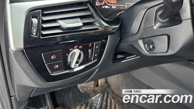 BMW 5-Series 2020 — photo 20