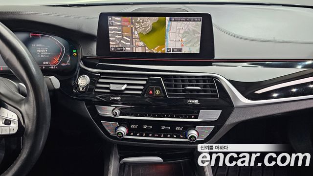 BMW 5-Series 2020 — photo 22