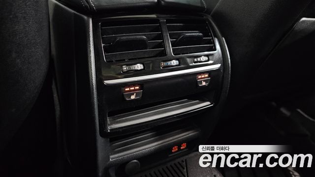BMW 5-Series 2020 — photo 24