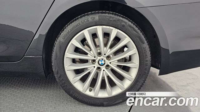 BMW 5-Series 2020 — photo 7