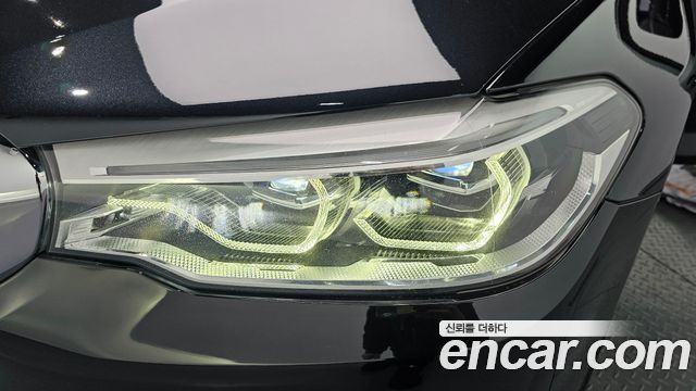 BMW 5-Series 2020 — photo 8