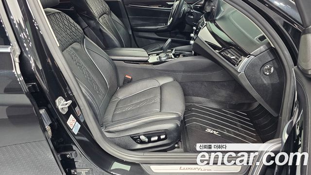 BMW 5-Series 2020 — photo 16