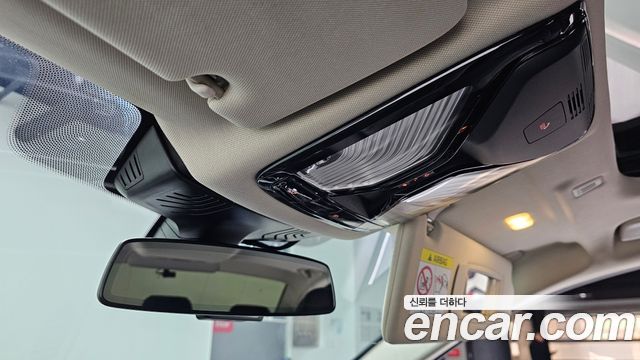 BMW 5-Series 2020 — photo 27