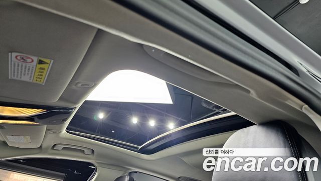 BMW 5-Series 2020 — photo 28