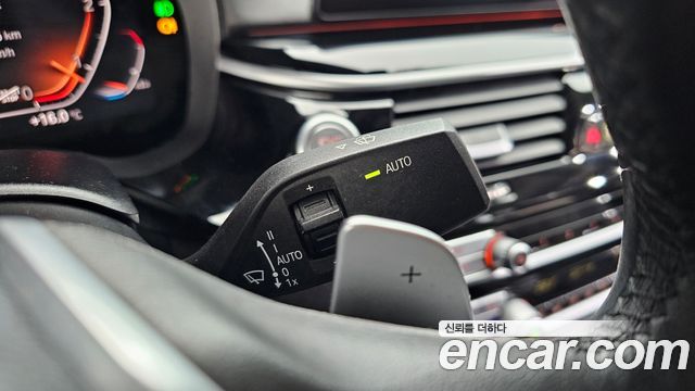 BMW 5-Series 2020 — photo 29