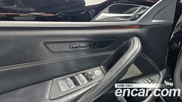 BMW 5-Series 2020 — photo 30