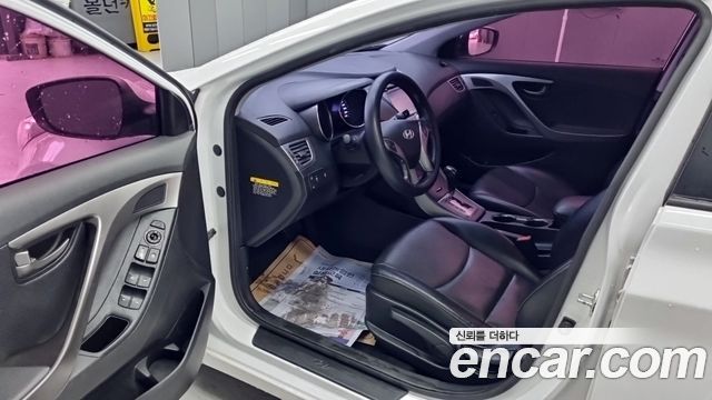 Hyundai AVANTE 2014 — photo 10