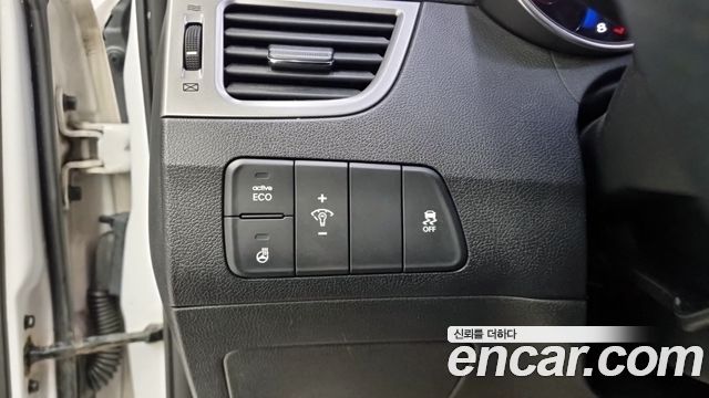 Hyundai AVANTE 2014 — photo 15