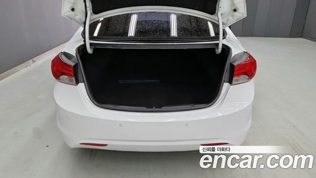 Hyundai AVANTE 2014 — photo 18