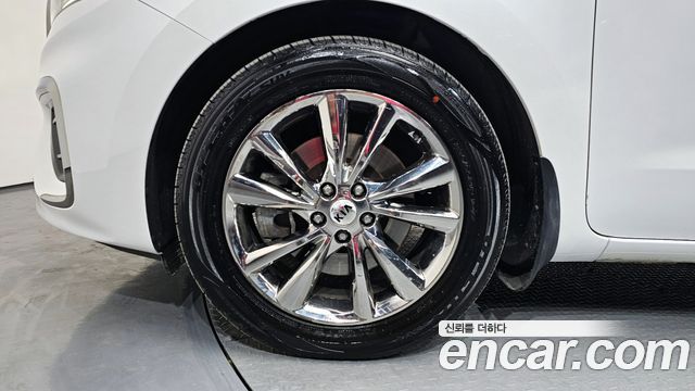 Kia Canival 2019 — photo 5