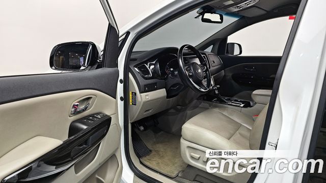 Kia Canival 2019 — photo 10