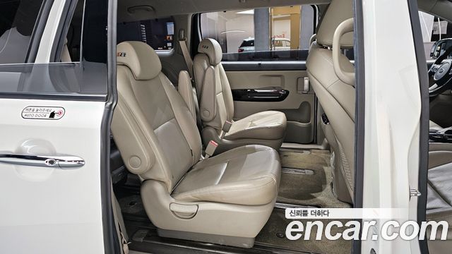 Kia Canival 2019 — photo 11