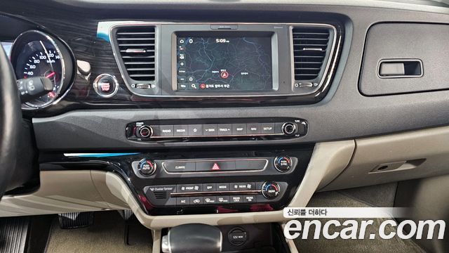 Kia Canival 2019 — photo 14